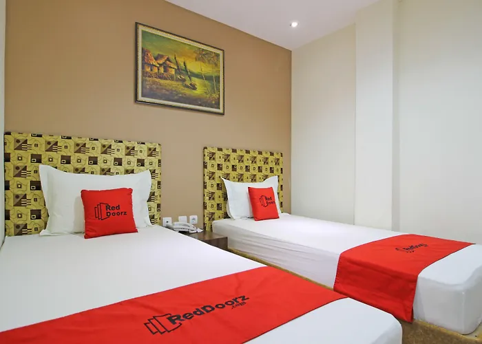 Reddoorz Near Uns Solo Hotel